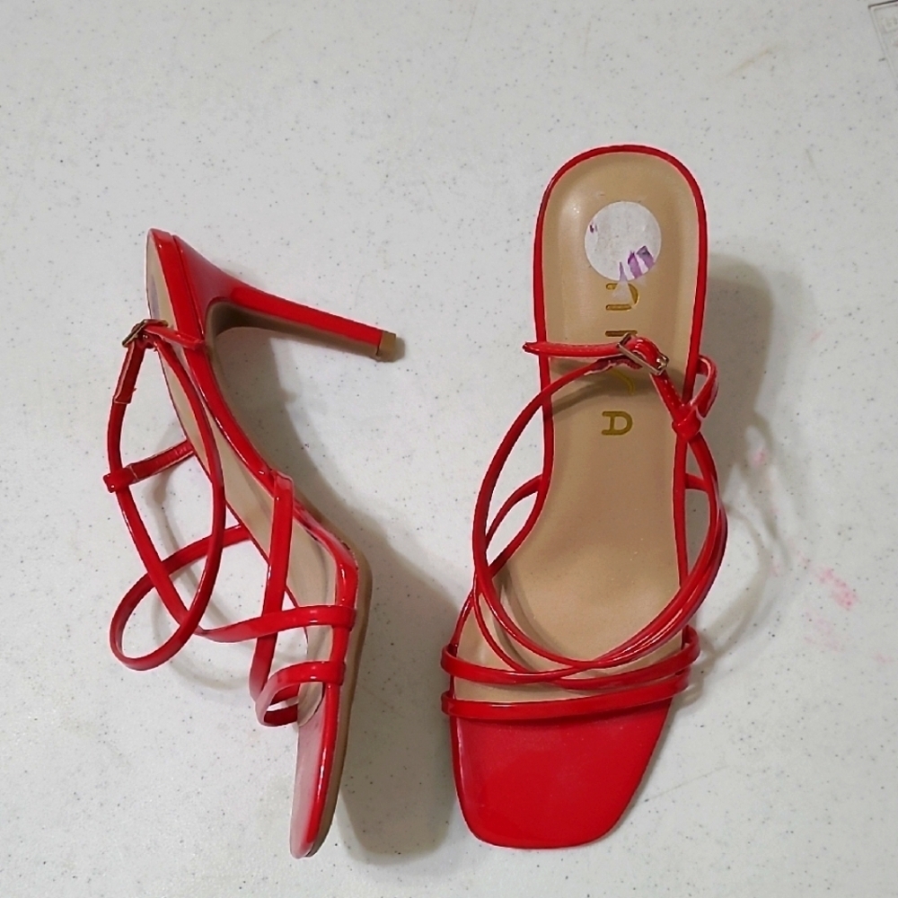 Unisa Candy Apple Red Strappy Heels with Square Toe size 8.5